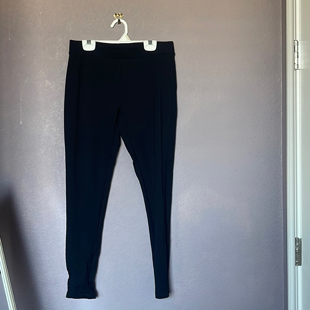 Black leggings